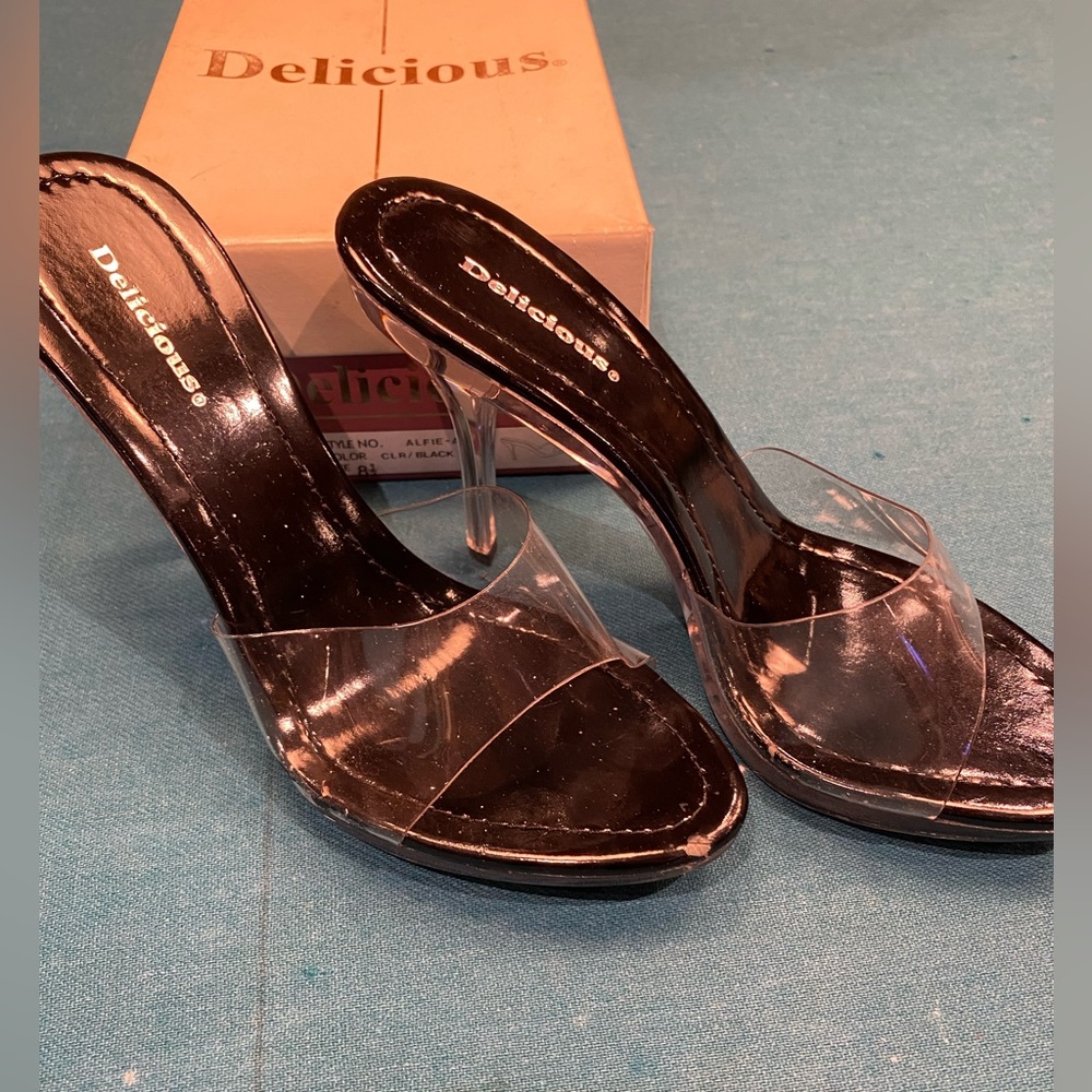 Delicious black slip on heels